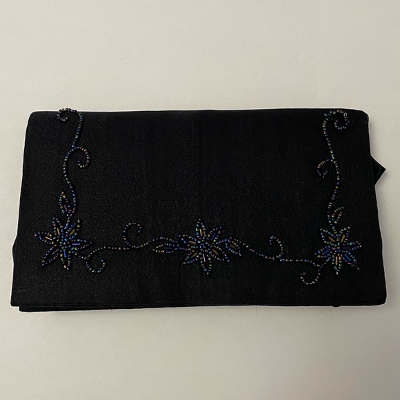 Black clutch hand embroidered - Picture 1 of 2